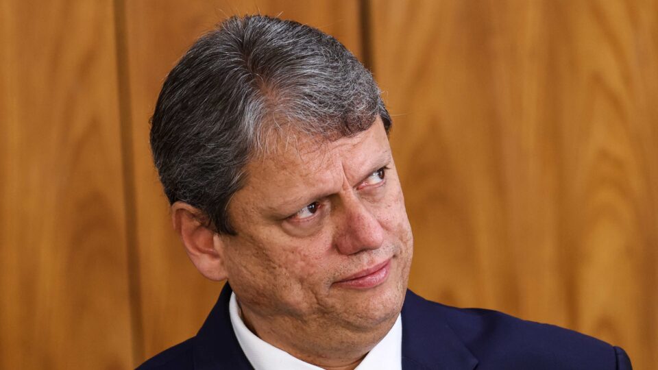 PT aciona a PGR após elogios a Tarcísio nas redes sociais