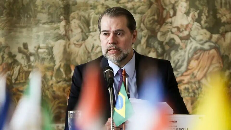 Oposição amplia denúncias contra Toffoli visando destituição