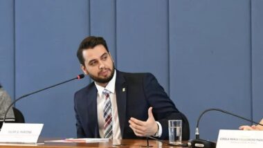 Prazo de 15 dias para PGR revisar detenção de Filipe Martins Prazo de 15 dias para PGR revisar detenção de Filipe Martins