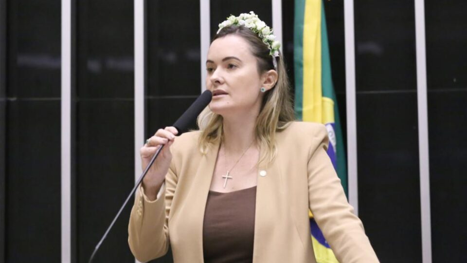 Deputada avalia Bolsonaro em Papudinha; Zanatta pede Moraes