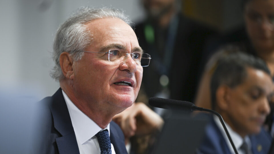 Calheiros acusa Motta e Lira de pressionar TCU pelo Master Calheiros acusa Motta e Lira de pressionar TCU pelo Master